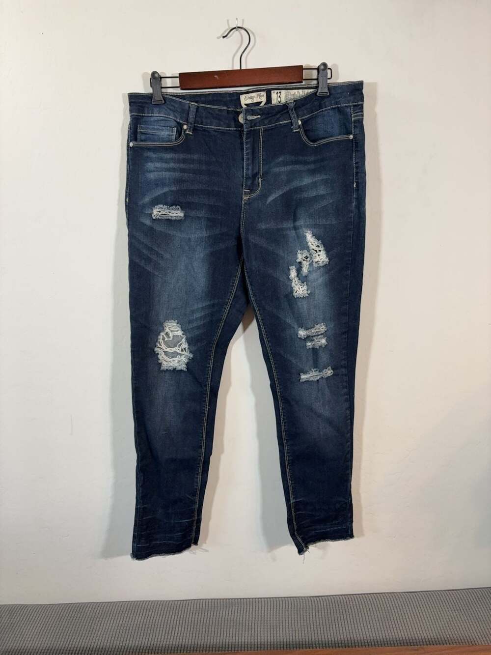 Indigo Rein Forever Junior Women's Size 13 Distressed Skinny Jeans